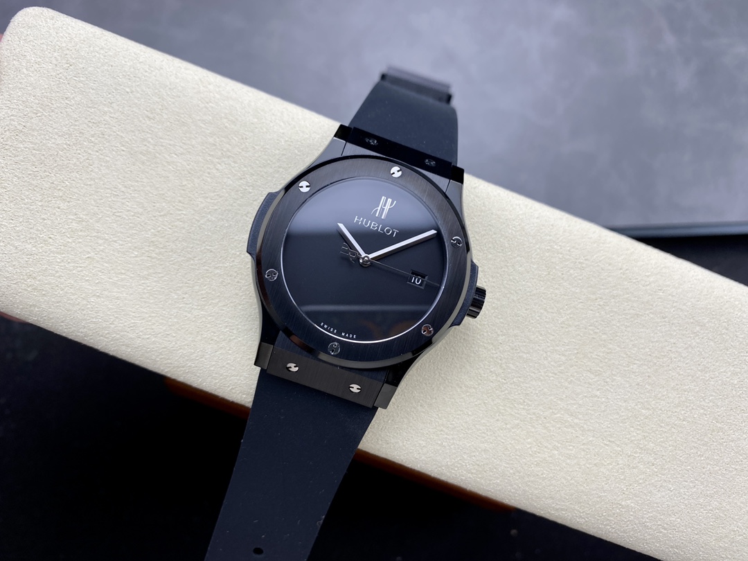 Hublot Classic Fusion 581.CX.1270.RX.MDM 45MM Mens