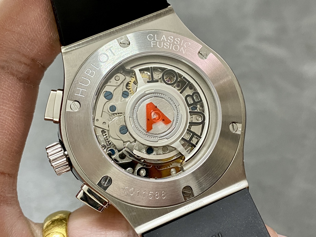 Hublot Classic Fusion 521.NX.1170.RX 45MM Mens