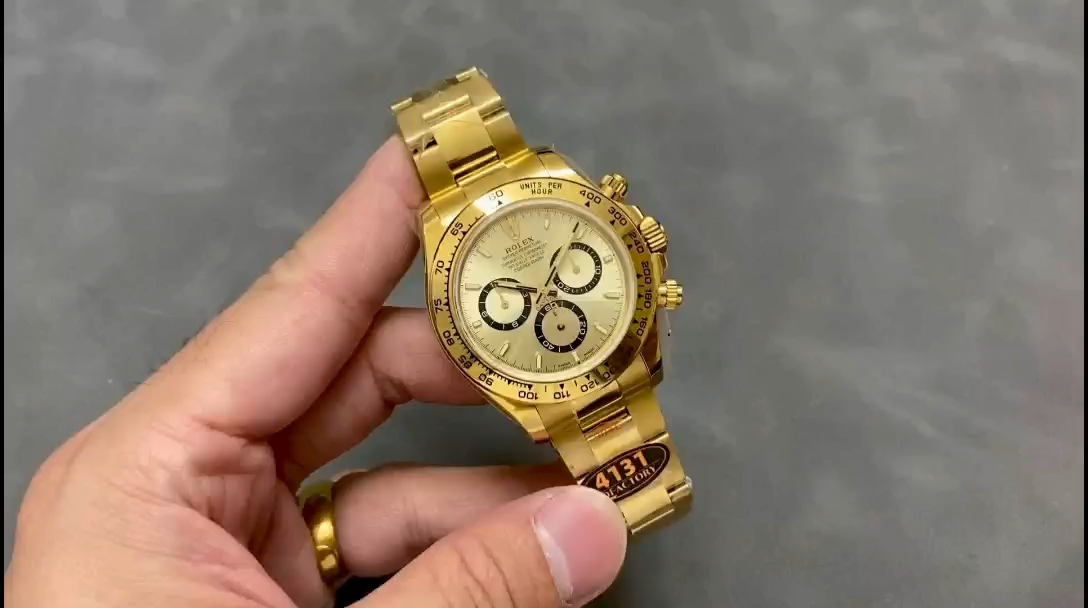 Video of Rolex Daytona 126508 showing yellow gold case and champagne dial. - Video