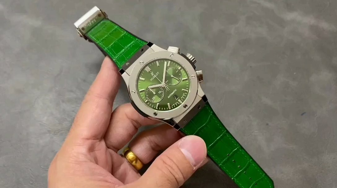 Hublot Classic Fusion 521.NX.1170.RX 45MM Mens