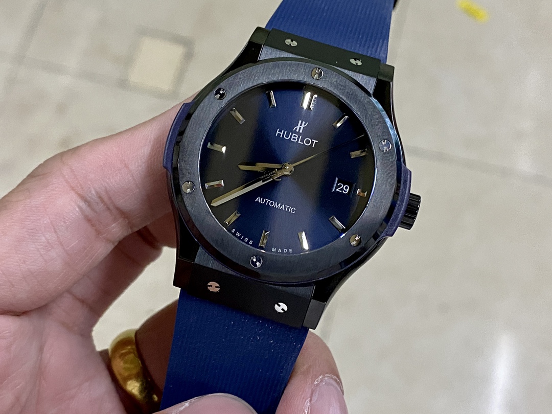 Hublot Classic Fusion 301.PB.131.RX 42mm Mens