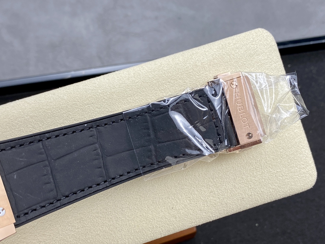 Hublot Classic Fusion 547.OX.0180.LR 42 mm Mens