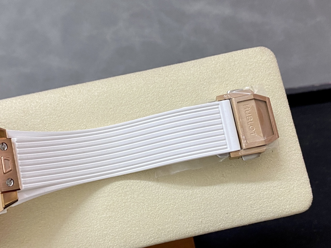 Hublot Big Bang One Click 485.OE.2080.RW.1204 33mm Ladies Watch