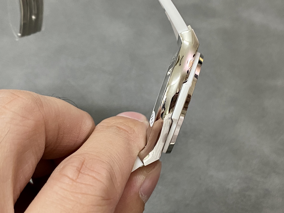 Hublot Classic Fusion Automatic 542.NE.2010.LR.1204