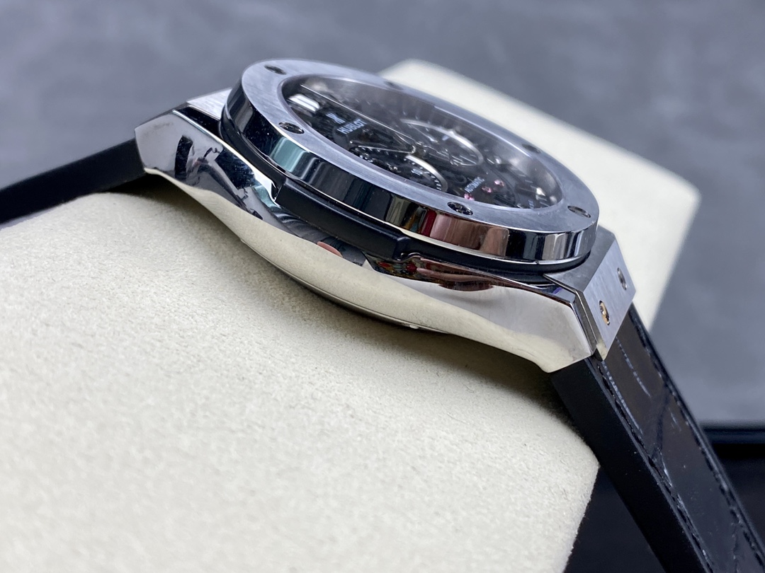 Hublot Classic Fusion 525.NX.0170.LR 45mm