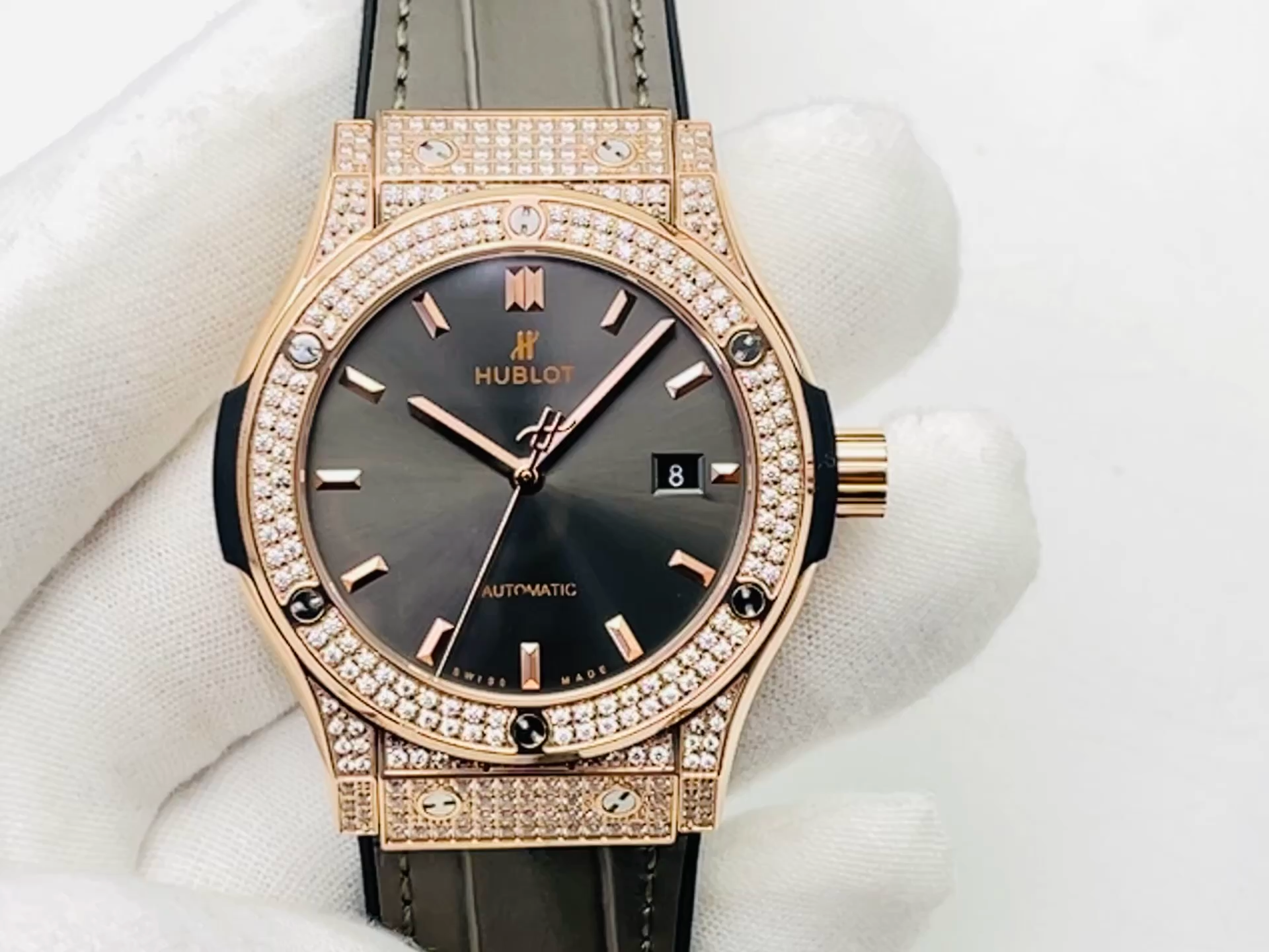 Hublot Classic Fusion 542.OX.1181.LR.1704 grey dial full view, diamond bezel with leather strap. - Video