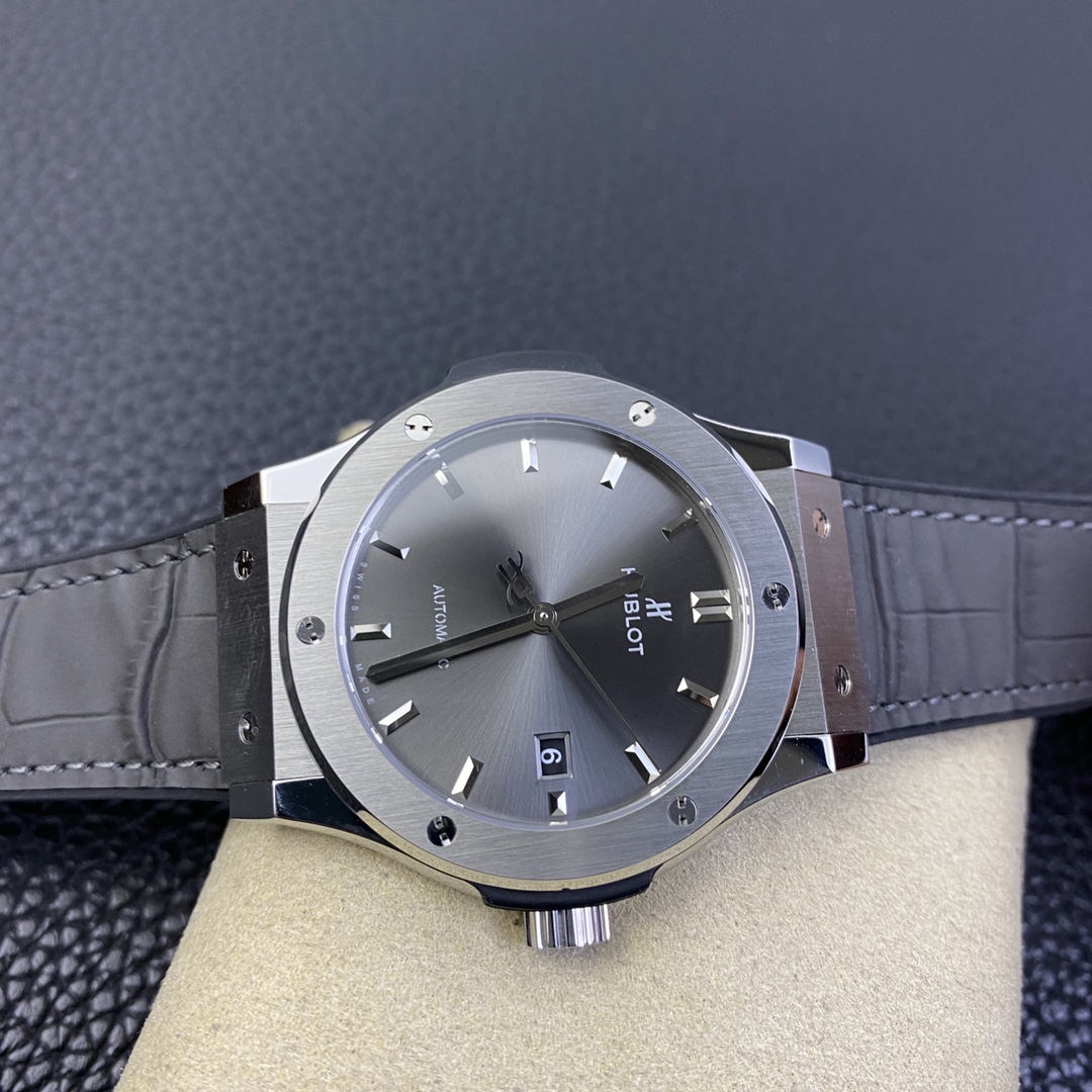 Hublot Classic Fusion 511.NX.7071.LR 45MM Grey Dial Mens