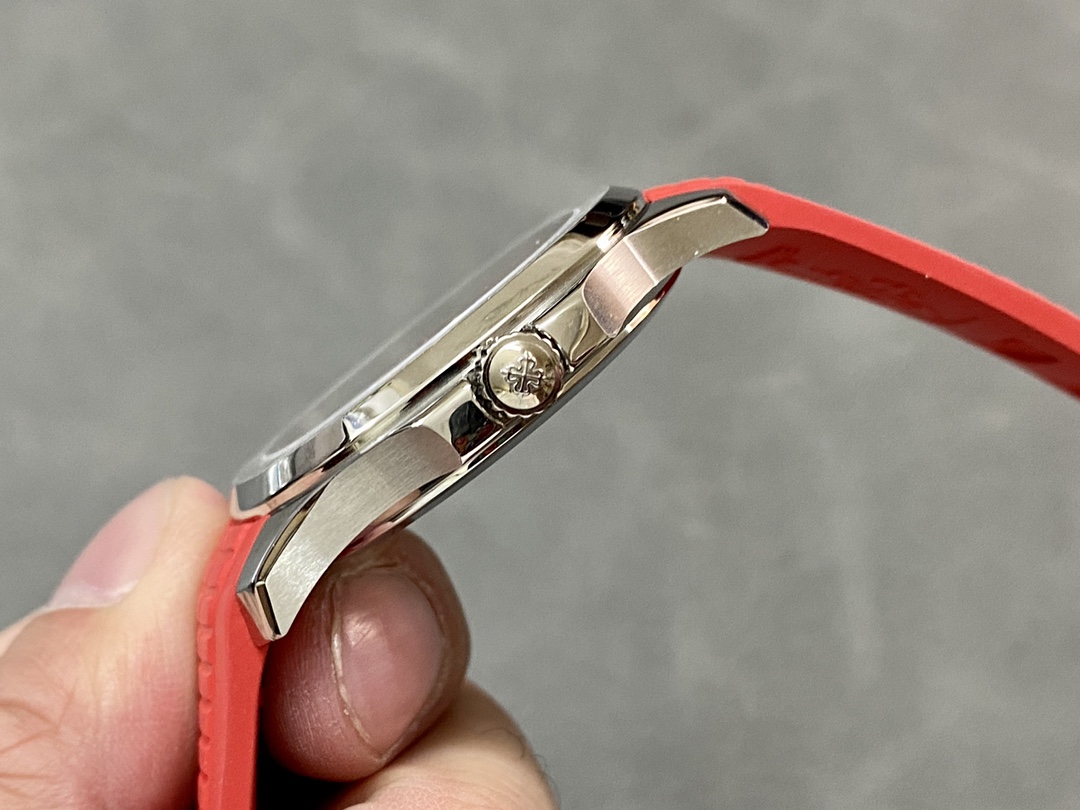 Side profile close-up of Patek Philippe Aquanaut 5167A-012 showing bezel height and crown.