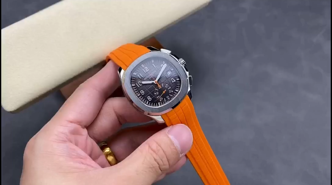 Replica Patek Philippe Aquanaut 5968A 001 Chronograph Orange Rubber 42mm
