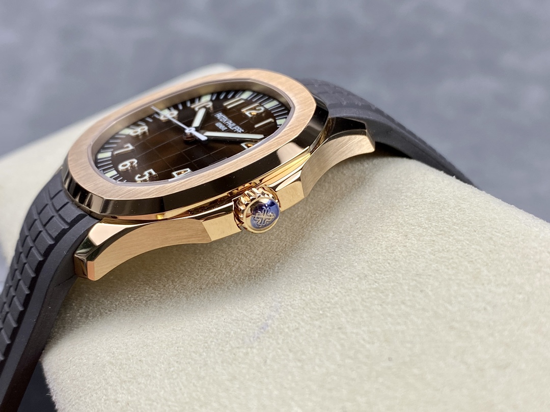 Side profile of Patek Philippe Aquanaut 5167R-001 showing case thickness and crown.