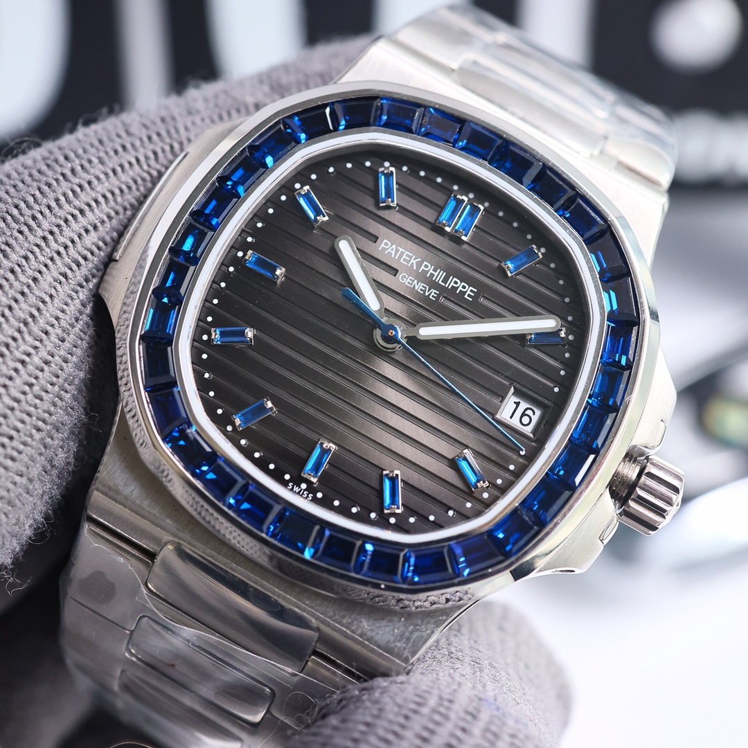 Replica Patek Philippe Nautilus 5711 113P 40mm Mens Watch