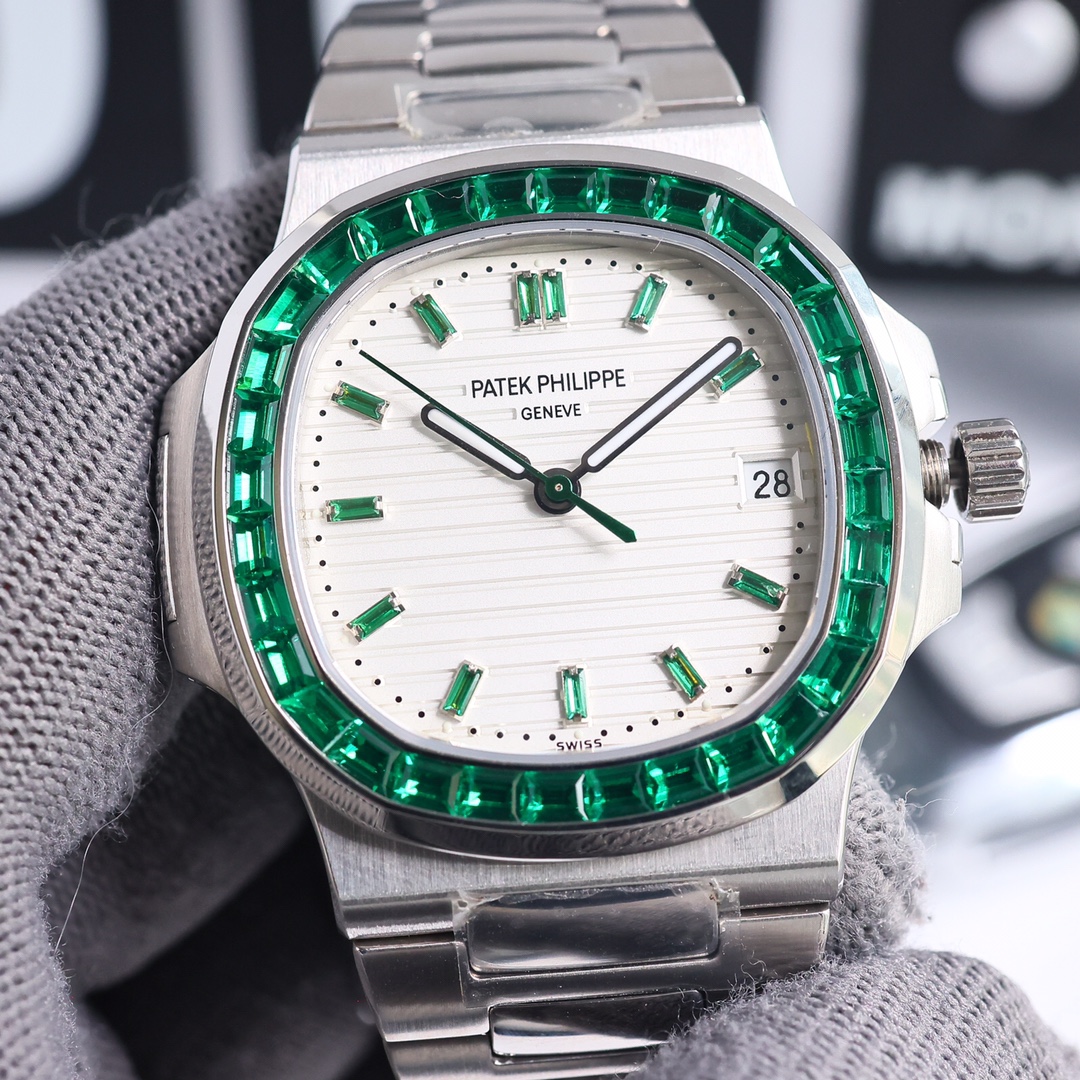 Replica Patek Philippe Nautilus 5711 113P 01 40mm Mens Watch