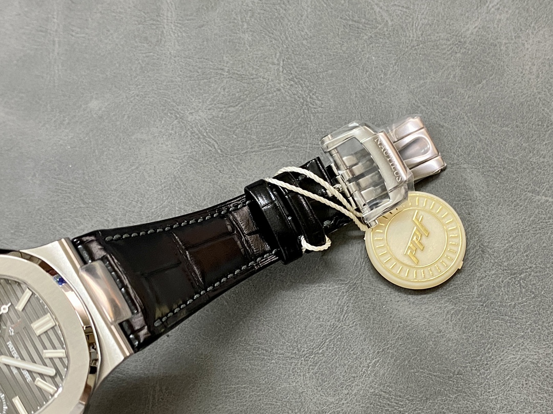 Replica Patek Philippe Nautilus 5712G 001 40mm Mens Watch