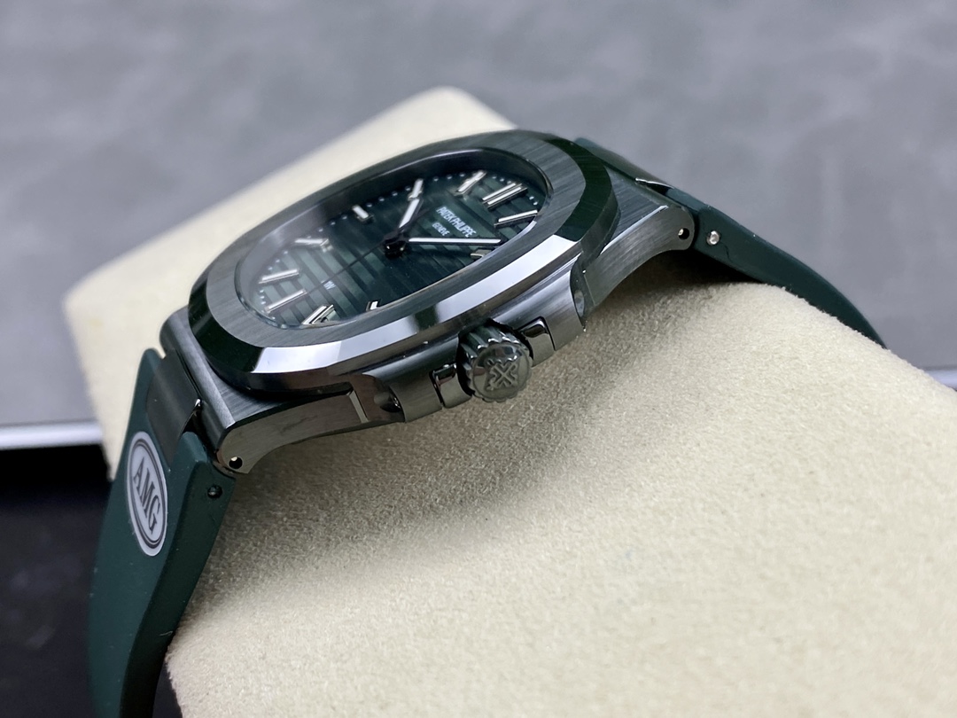 Patek Philippe Nautilus Green Rubber Green Dial 5711 40MM Watch