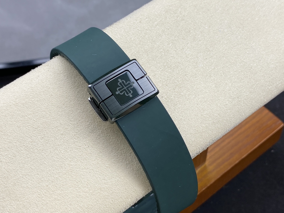 Patek Philippe Nautilus Green Rubber Purple Dial 5711 40MM Watch