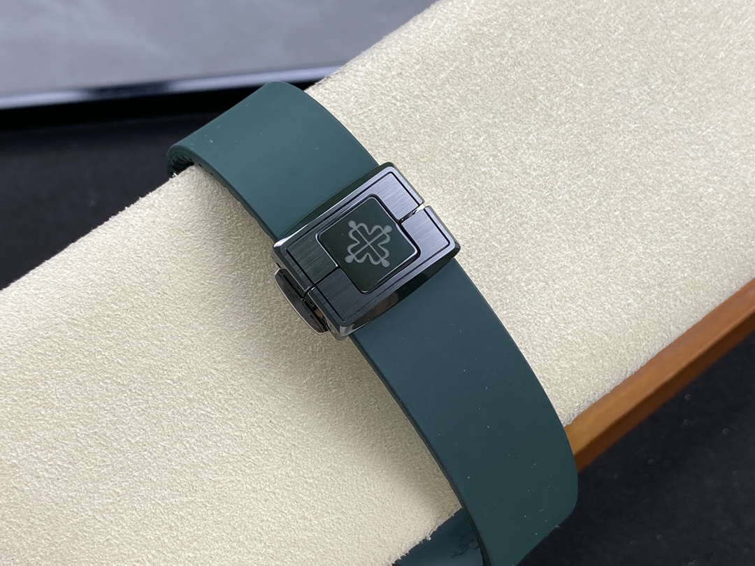 Patek Philippe Nautilus Green Rubber Green Dial 5711 40MM Watch