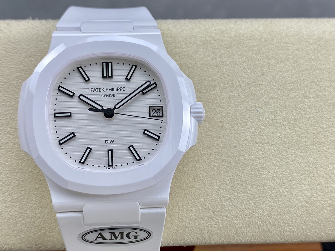 Patek Philippe Nautilus White Dial 5711 40MM Replica Watch