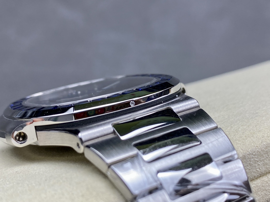 Patek Philippe Nautilus 5711 111P 001 40MM Replica Watch