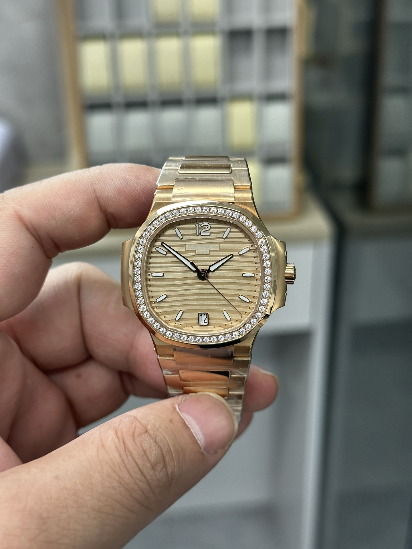 Patek Philippe Ladies Nautilus Golden Dial Rose Gold 7118 1200R 010