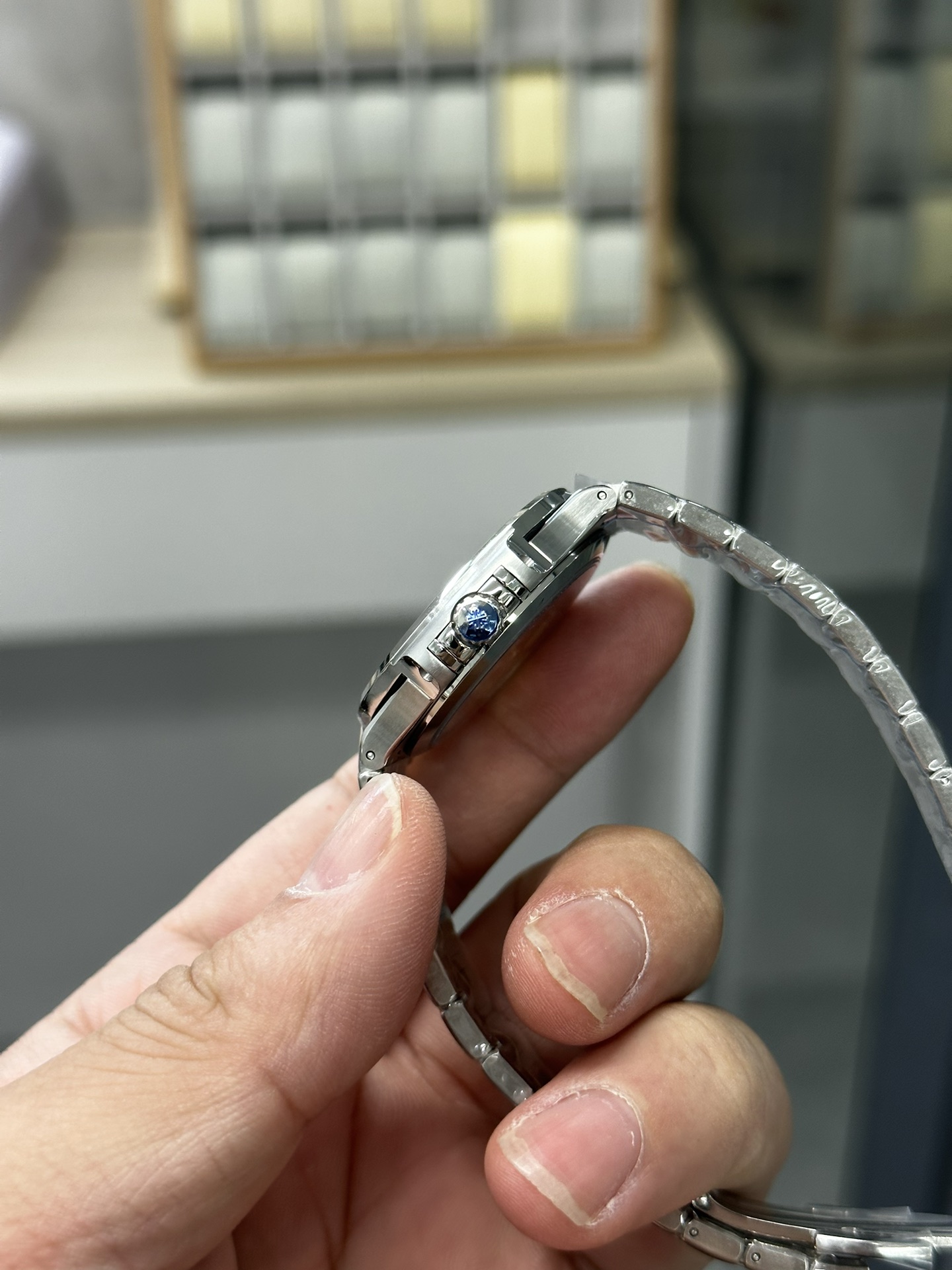 Patek Philippe Nautilus Automatic Diamond White Dial 7118 1200A 010