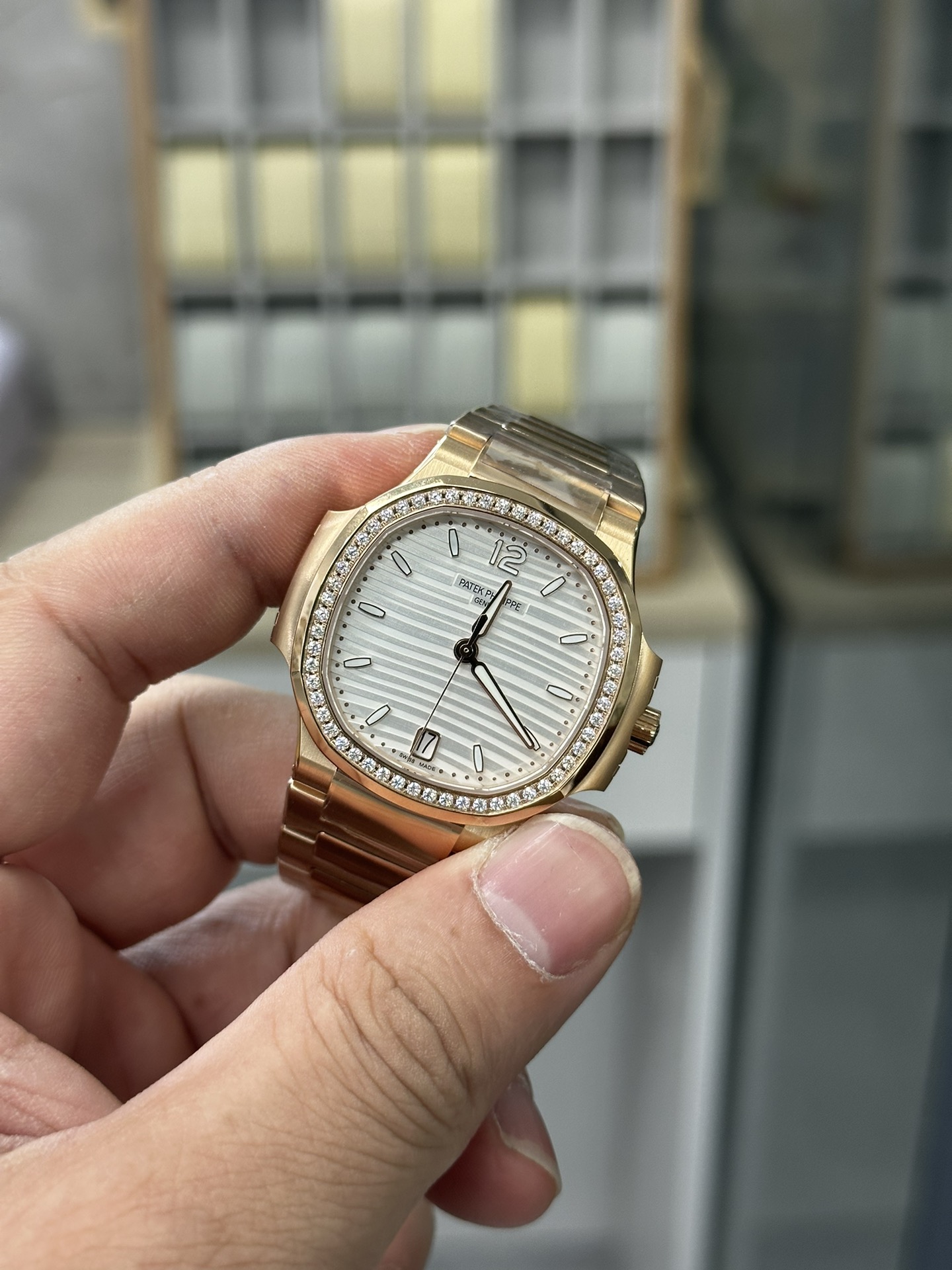 Patek Philippe Ladies Nautilus Golden Dial Rose Gold 7118 1200R 010