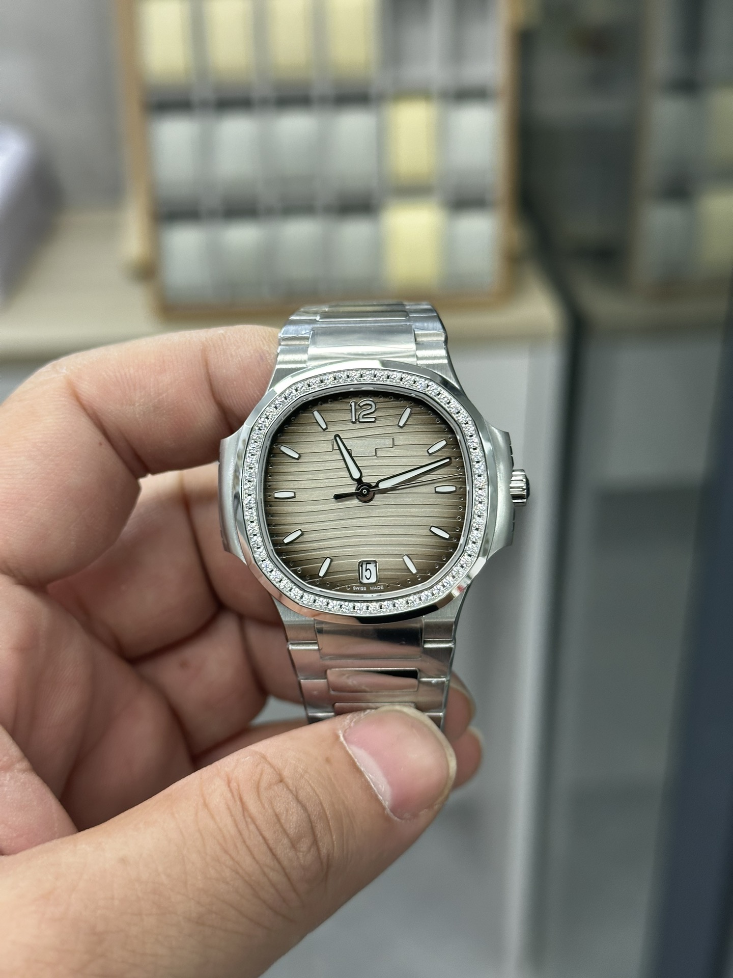Patek Philippe Nautilus Automatic Diamond Grey Dial 7118 1200A 011 35.2mm