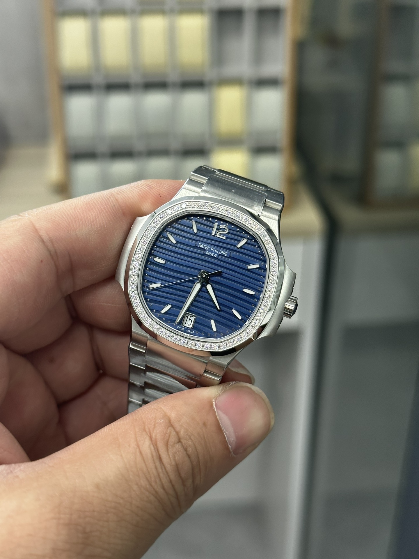 Patek Philippe Nautilus Ladies Stainless Steel Blue Dial 7118 1200A 001 35mm