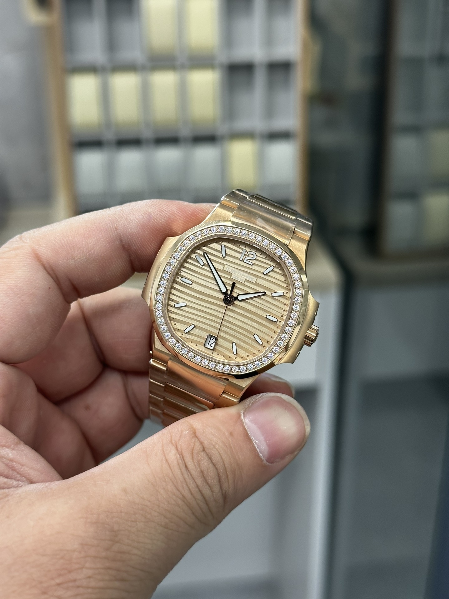 Patek Philippe Ladies Nautilus Golden Dial Rose Gold 7118 1200R 010