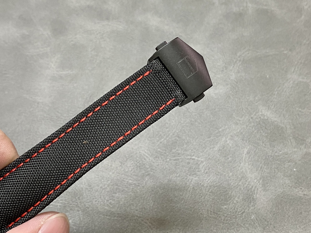 Tag Heuer Aquaracer Calibre 5 Automatic Black Dial WAY208A.FC6381 Mens