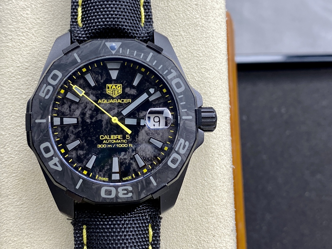 Tag Heuer Aquaracer Carbon Dial WBD218B.FC6446 41mm