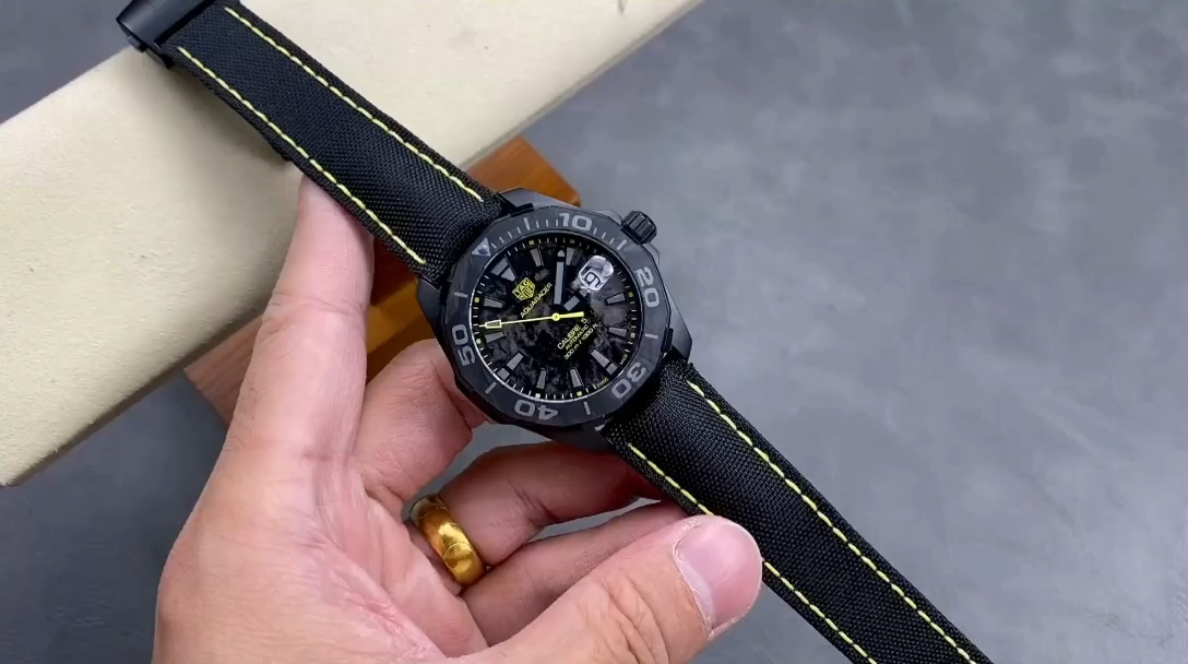 Tag Heuer Aquaracer Carbon Dial WBD218B.FC6446 41mm