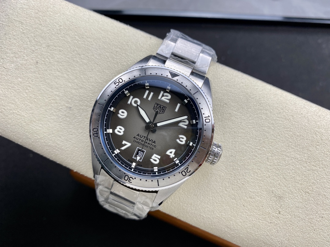 Tag Heuer Autavia Calibre 5 Chronometer WBE5114.EB0173 42mm Mens Watch