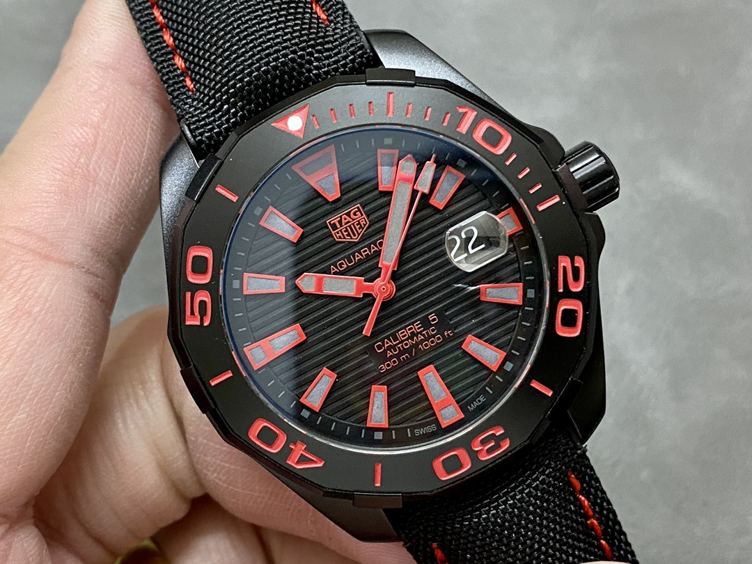 Tag Heuer Aquaracer Calibre 5 Automatic Black Dial WAY208A.FC6381 Mens