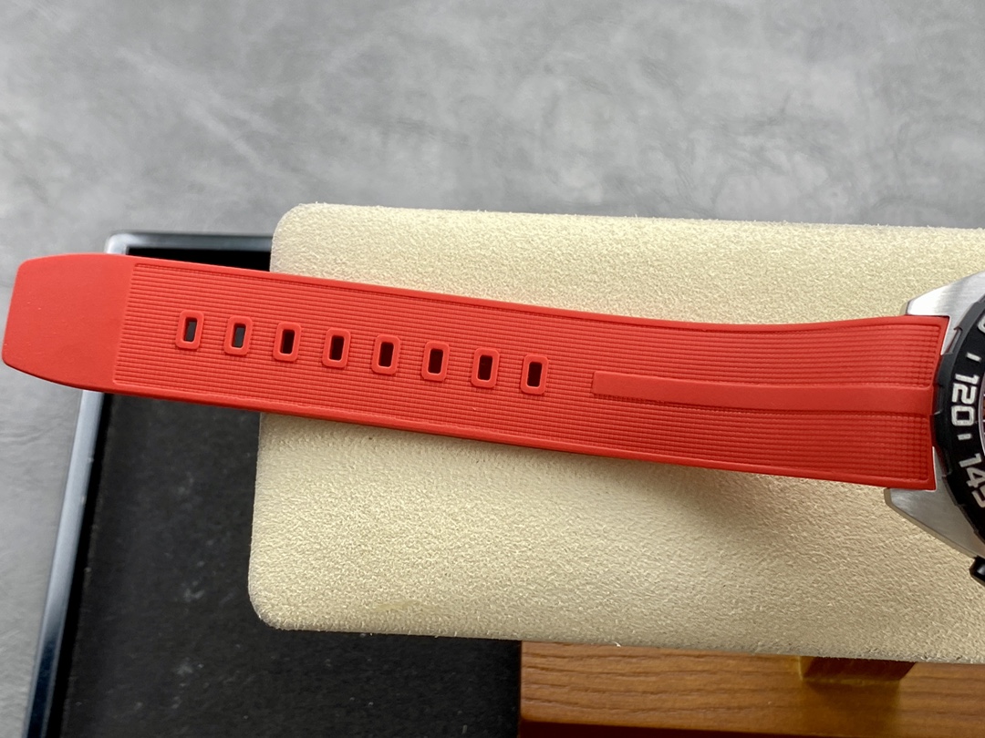 Tag Heuer Formula 1 Chronograph Quartz Red Dial CAZ101AN.FT8055 43MM