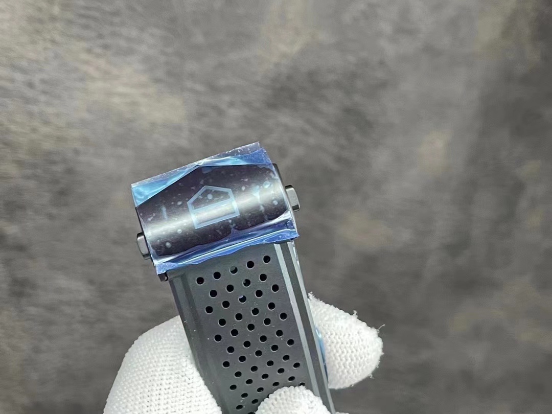 Tag Heuer Carrera Automatic Luxury Watch CAR205B.FT6087 45mm