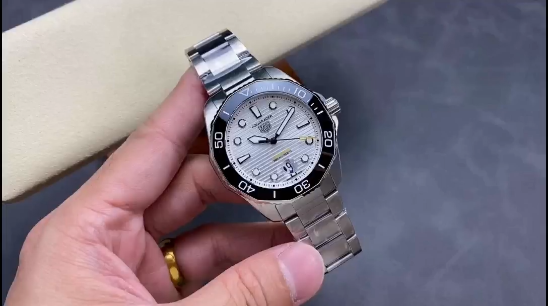 Tag Heuer Aquaracer Professional 300 Stainless Steel Automatic WBP201C.BA0632 43mm