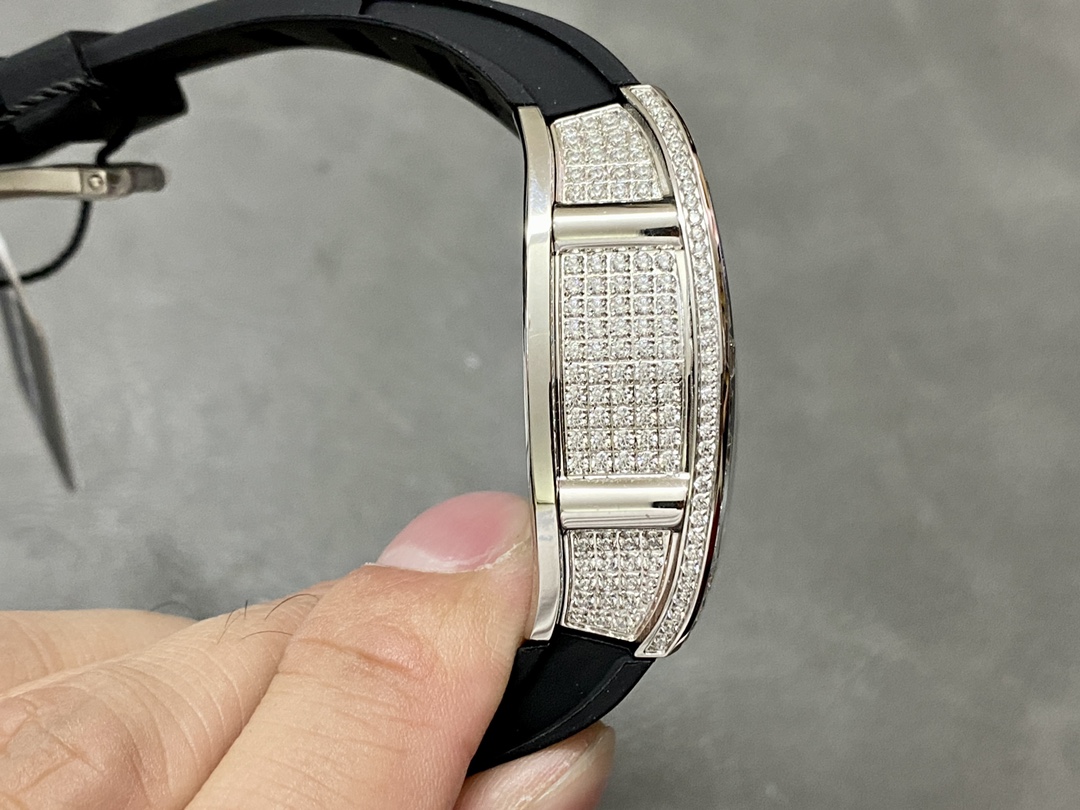 Richard Miller RM51-02 Tourbillon Diamond Twister Watch