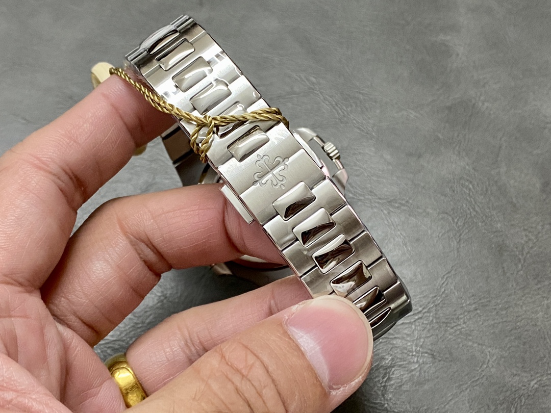 Replica Patek Philippe Nautilus 5711 1A Black Dial 40mm Mens Watch