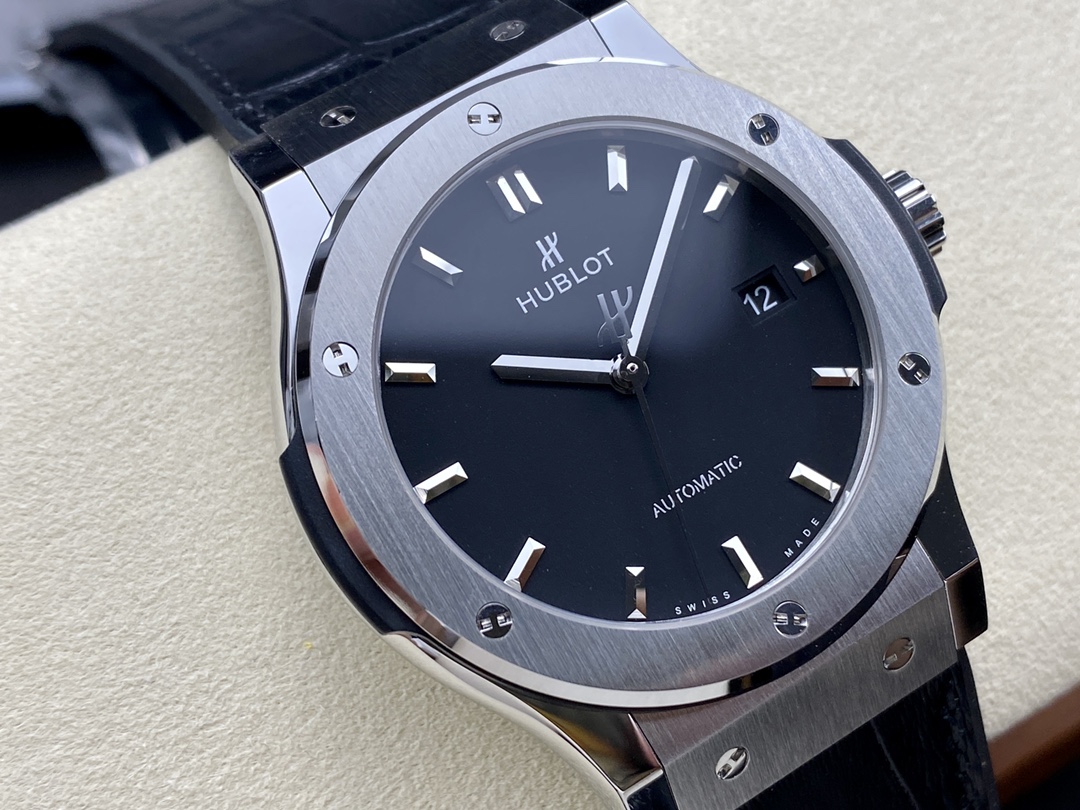 542.NX.1171.LR Hublot Classic Fusion Automatic Black