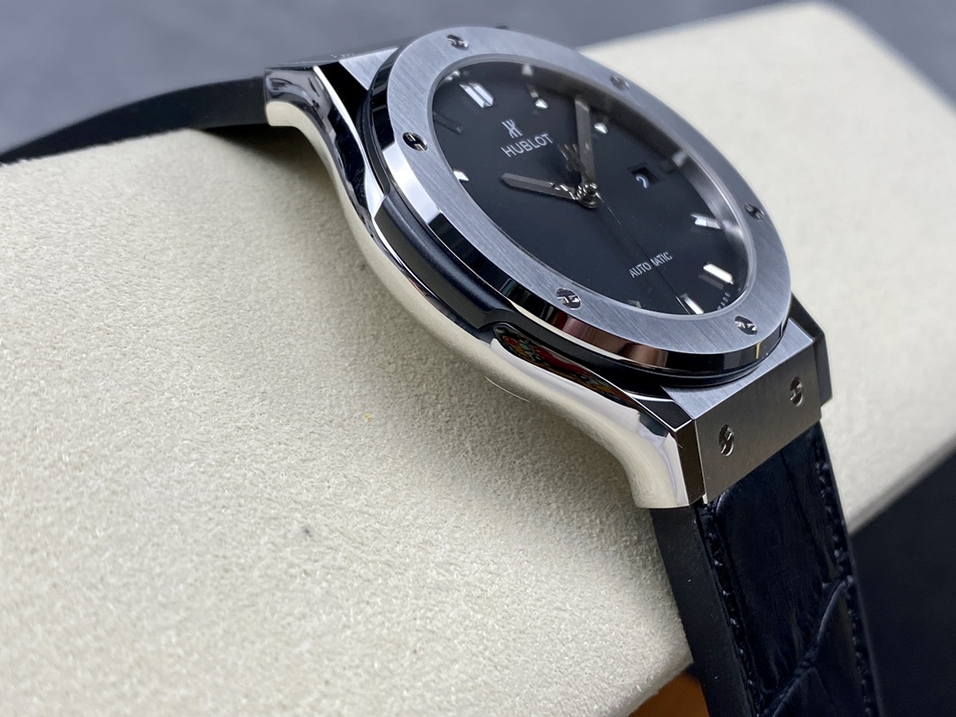 542.NX.1171.LR Hublot Classic Fusion Automatic Black