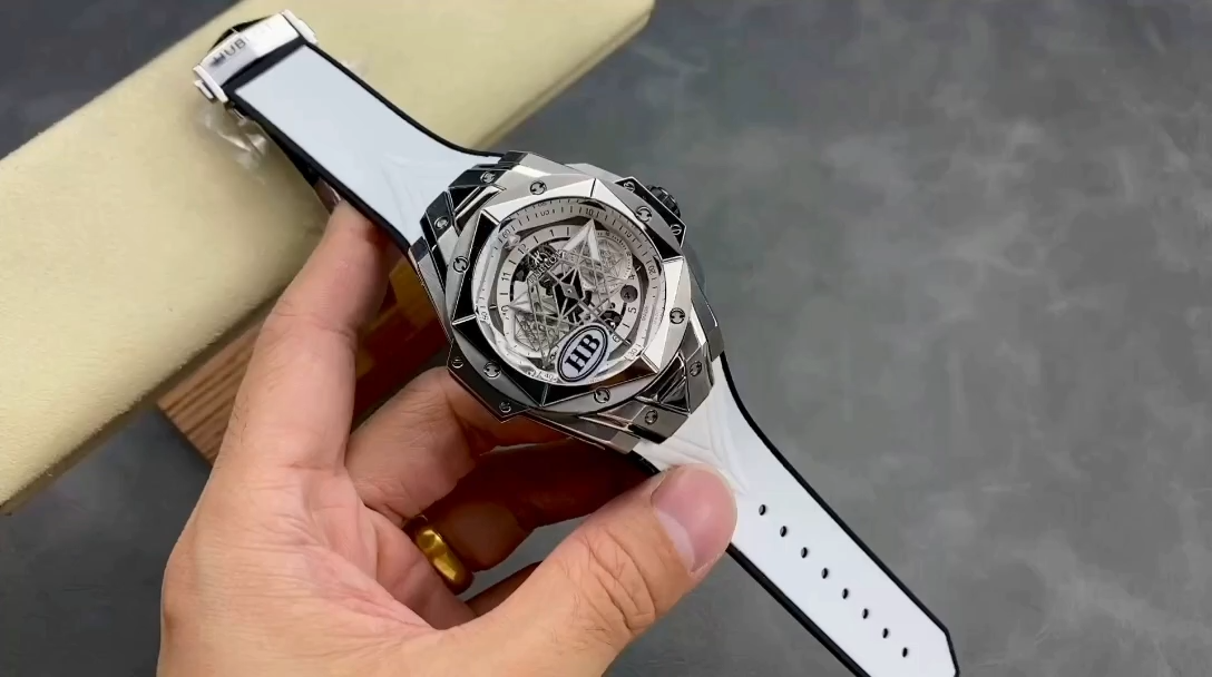 418.NX.2001.RX.1604.MXM20 Hublot Big Bang Titanium