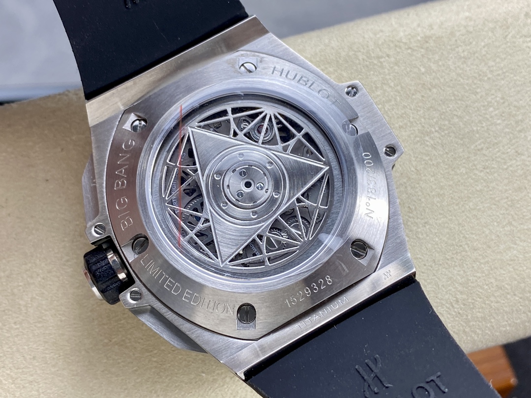 418.NX.2001.RX.1604.MXM20 Hublot Big Bang Partnerships Sang Bleu II Titanium Diamond