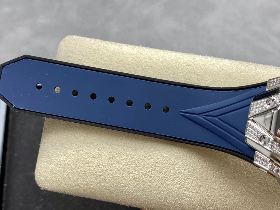 Hublot Big Bang Sang Bleu II Titanium 418.NX.5107.RX.1604.MXM20