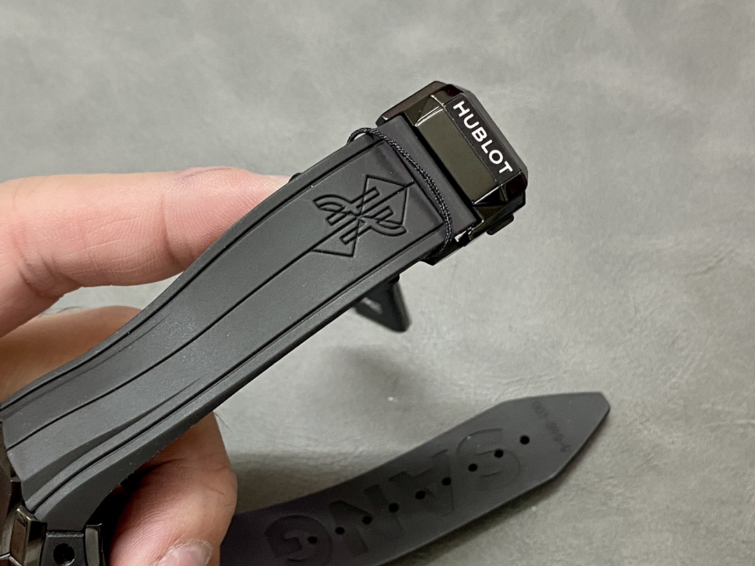 Hublot Spirit Of Big Bang 648.CX.0114.RX.MXM23 Replica Watch