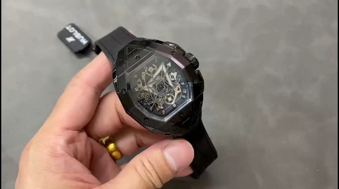 Hublot Spirit Of Big Bang 648.CX.0114.RX.MXM23 Replica Watch