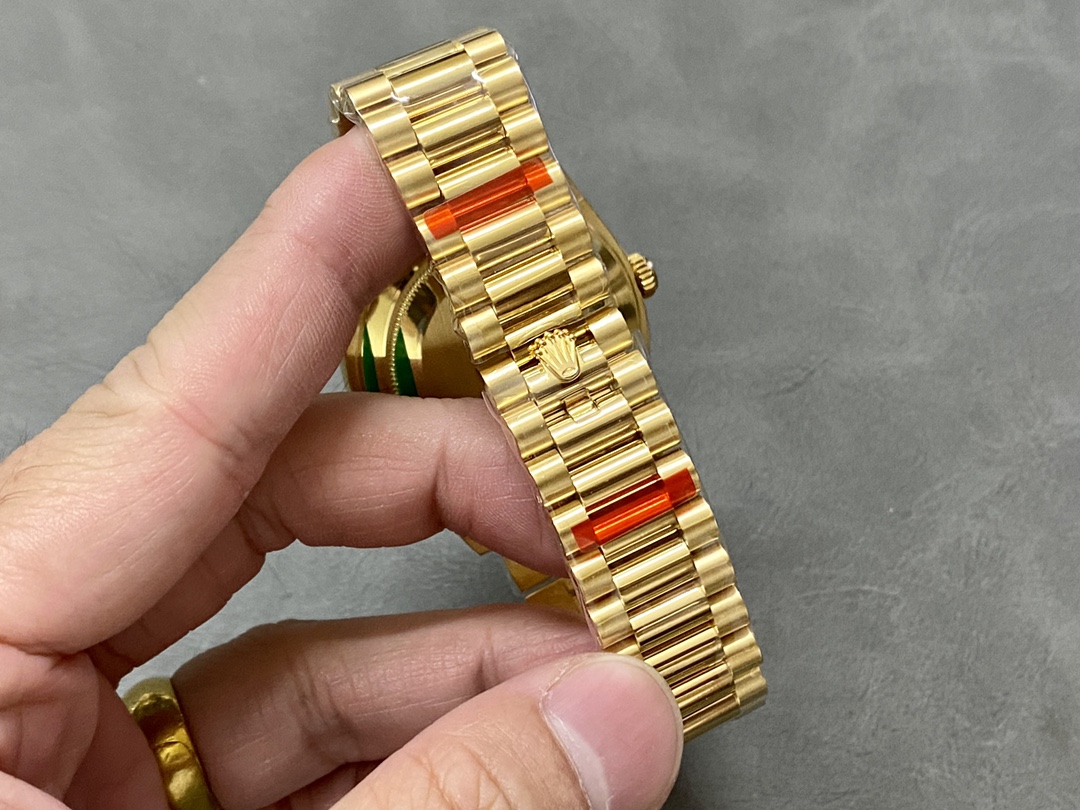 Rolex Day-Date 128238 Fluted Bezel Champagne Index Dial 36MM Unisex Replica Watch