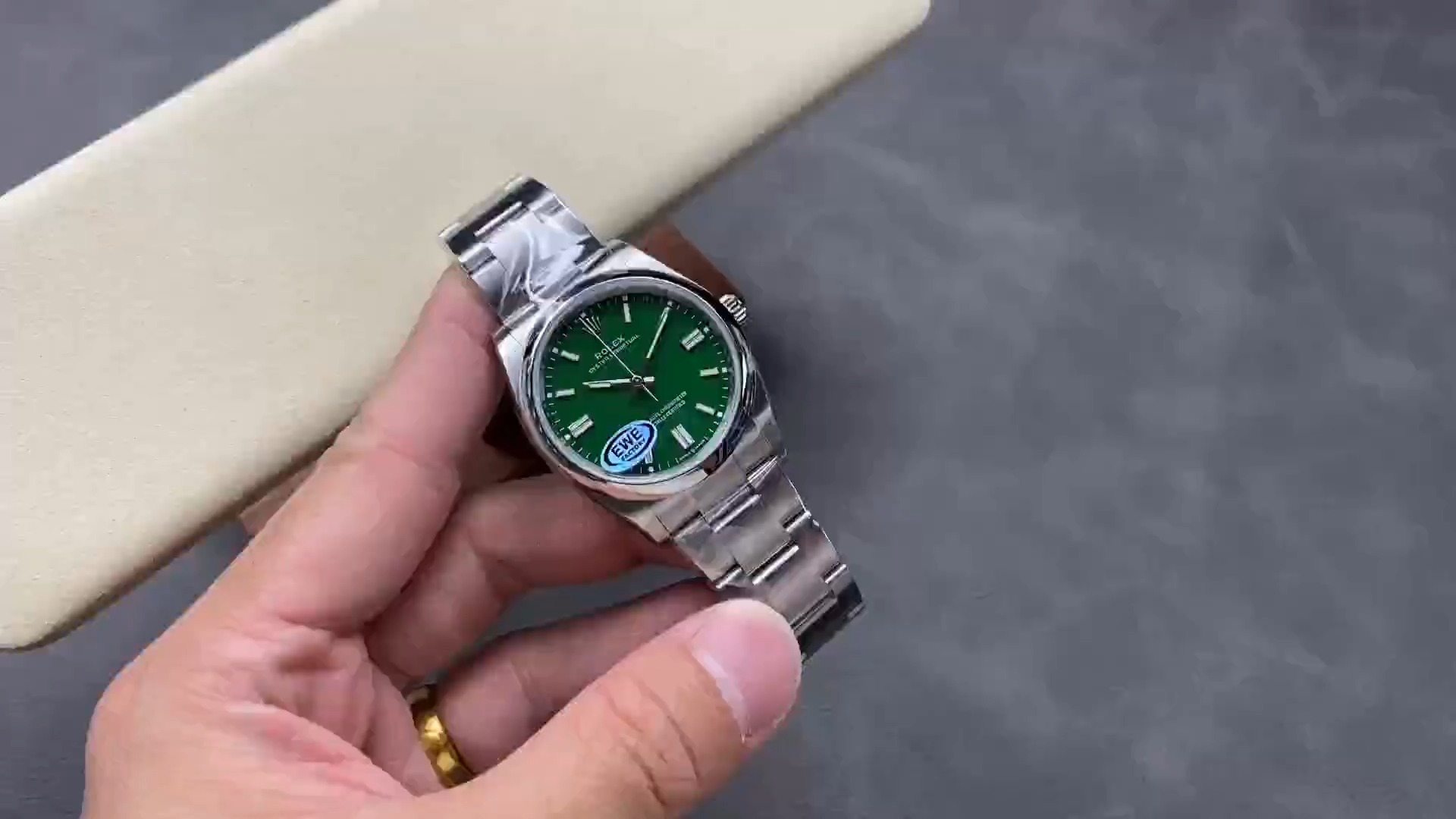 Rolex Oyster Perpetual 36mm 126000 Green Dial - Video