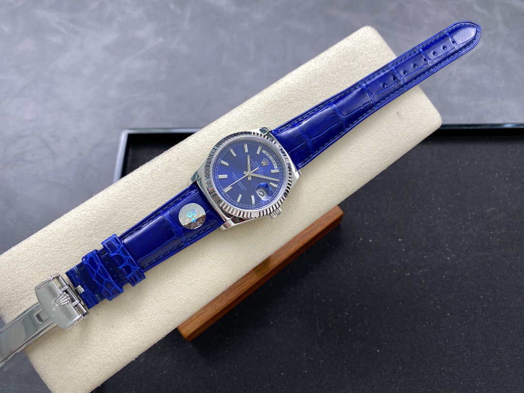Rolex Day Date 36mm White Gold Fluted Bezel 118139 0004 Blue Index