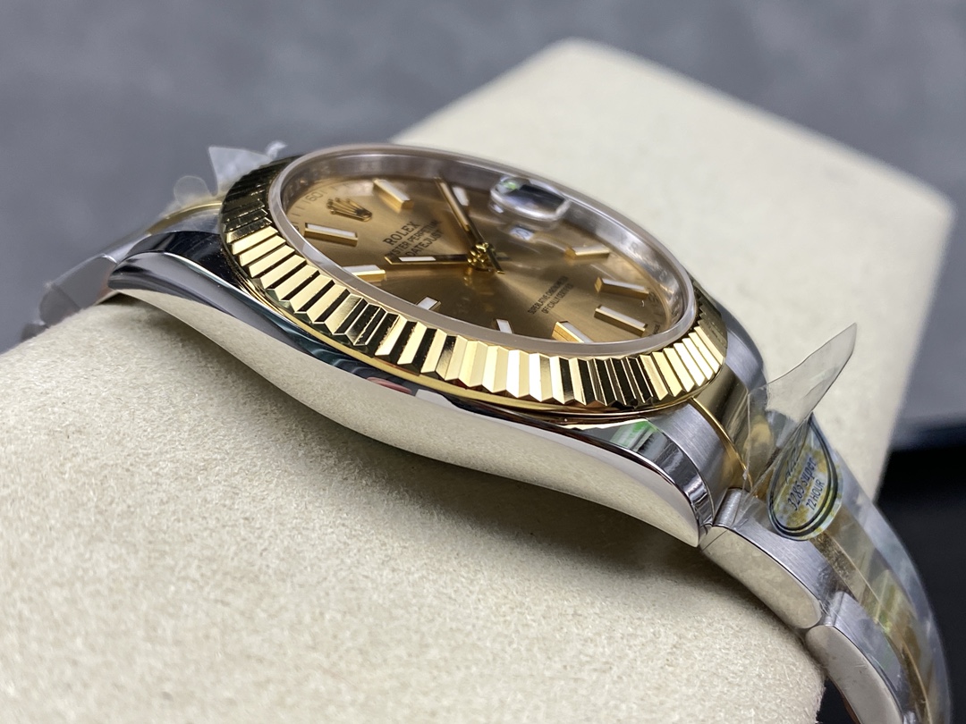 Rolex Datejust 126333 0009 Champagne Index Oyster 41mm Two Tone Steel