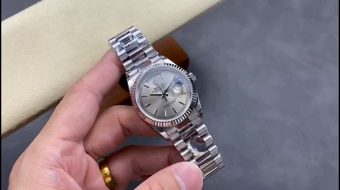 Rolex Day-Date 128239 0005 White Gold Silver Index Dial 36MM Unisex Replica Watch